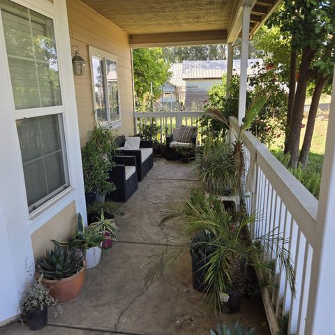 8830 Bradshaw Rd, Elk Grove, CA 95624