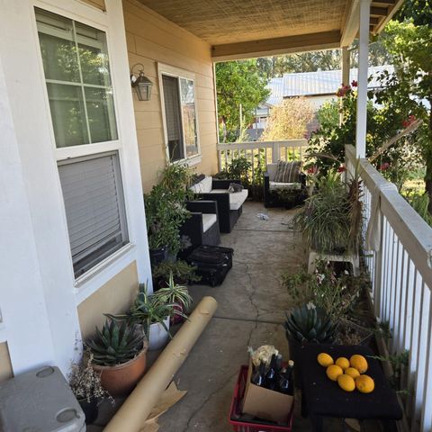 8830 Bradshaw Rd, Elk Grove, CA 95624
