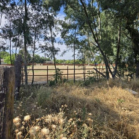 8830 Bradshaw Rd, Elk Grove, CA 95624
