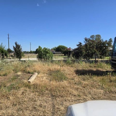 8830 Bradshaw Rd, Elk Grove, CA 95624