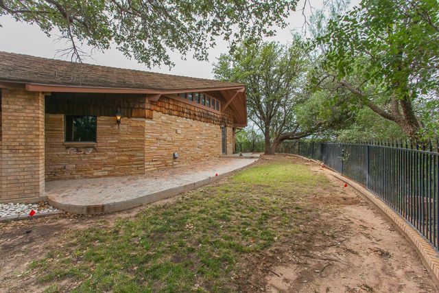 1800 Brent St, Big Spring, TX 79720