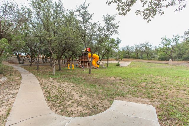 1800 Brent St, Big Spring, TX 79720