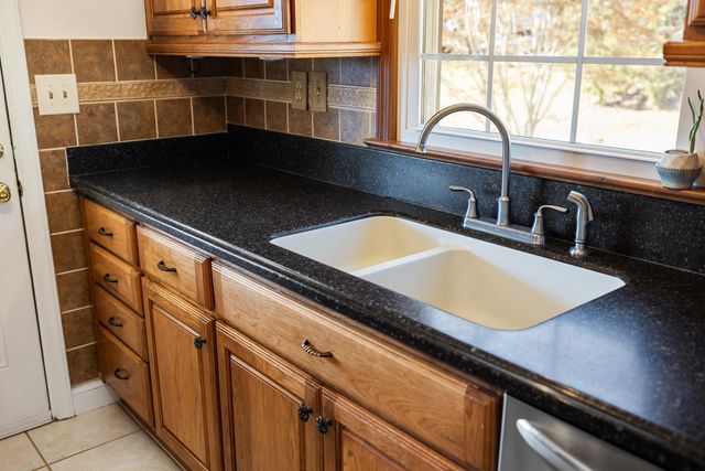 582 HILLTOP DR, Staunton, VA 24401