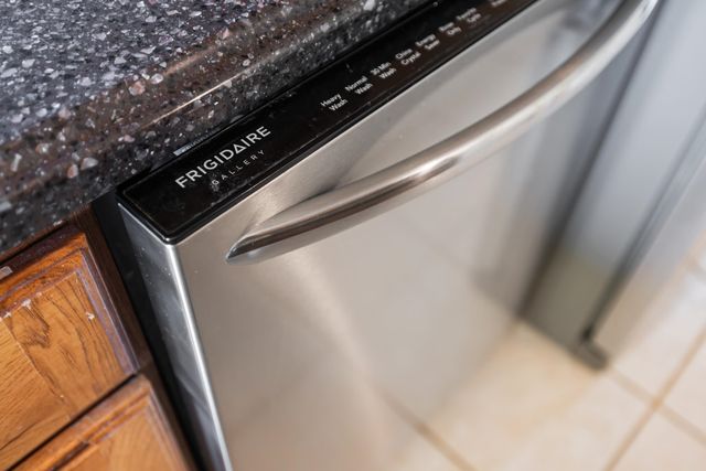 582 HILLTOP DR, Staunton, VA 24401