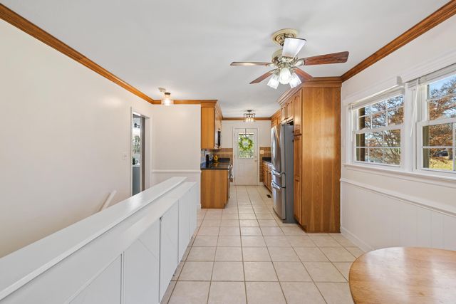 582 HILLTOP DR, Staunton, VA 24401