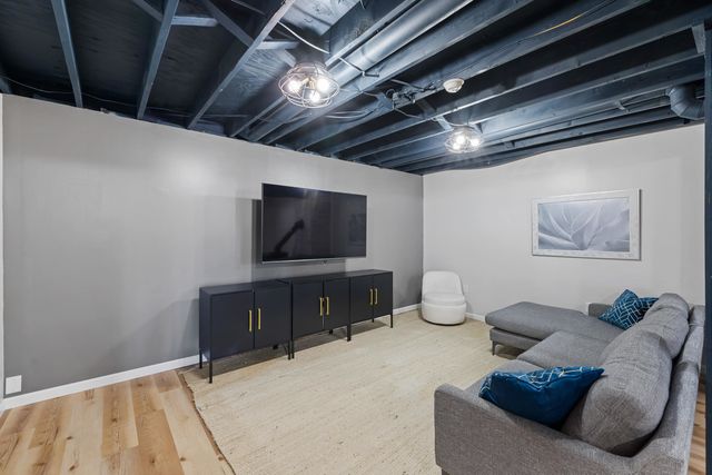 582 HILLTOP DR, Staunton, VA 24401