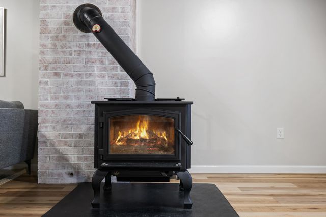 582 HILLTOP DR, Staunton, VA 24401