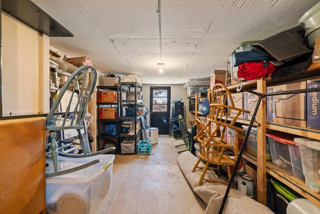 582 HILLTOP DR, Staunton, VA 24401