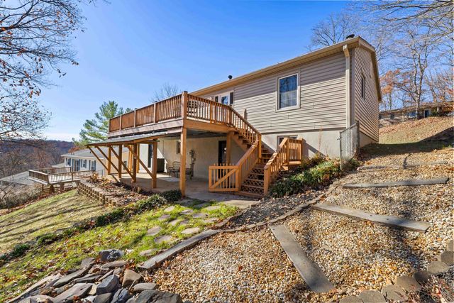 582 HILLTOP DR, Staunton, VA 24401