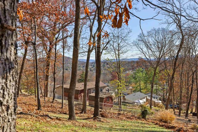 582 HILLTOP DR, Staunton, VA 24401