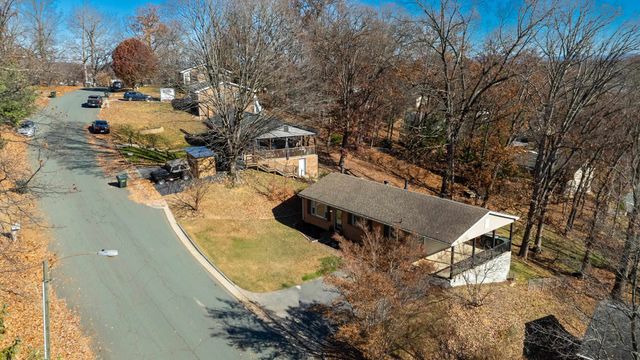 582 HILLTOP DR, Staunton, VA 24401