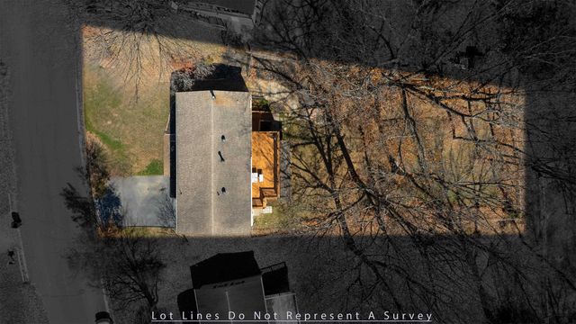 582 HILLTOP DR, Staunton, VA 24401