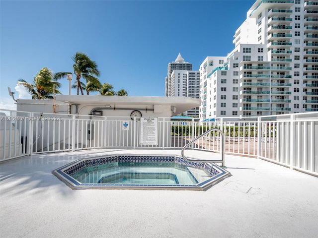5005 Collins Avenue 1506, Miami Beach, FL 33140