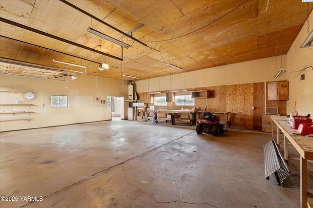 691 Willowcrest Rd, Sunnyside, WA 98944