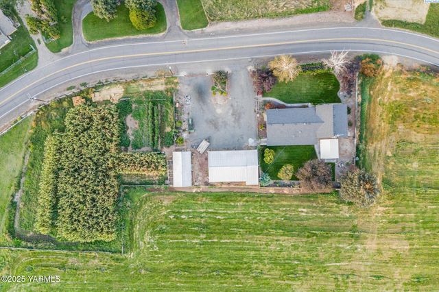 691 Willowcrest Rd, Sunnyside, WA 98944