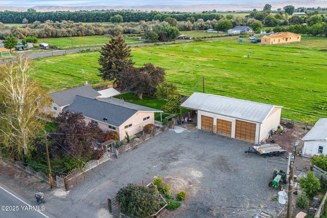 691 Willowcrest Rd, Sunnyside, WA 98944