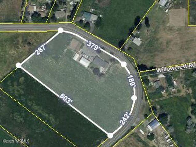 691 Willowcrest Rd, Sunnyside, WA 98944