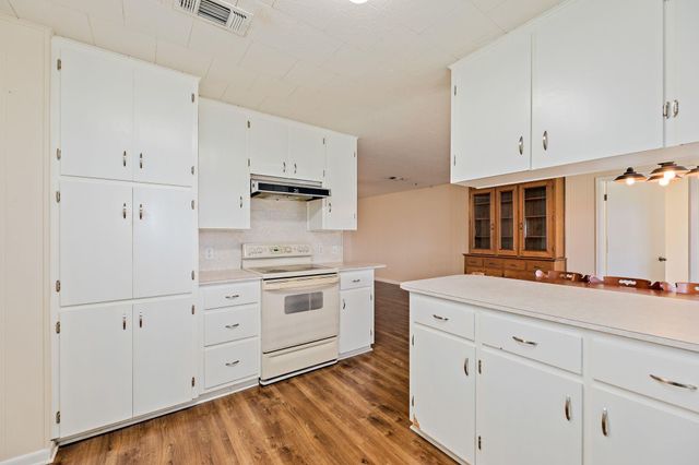 3644 W State Highway 71 Highway, La Grange, TX 78945