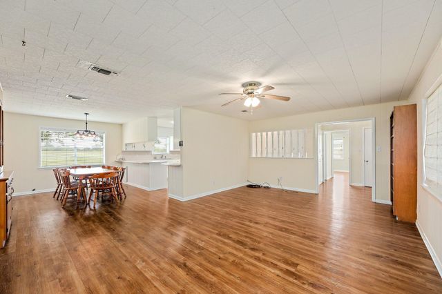 3644 W State Highway 71 Highway, La Grange, TX 78945