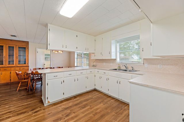3644 W State Highway 71 Highway, La Grange, TX 78945