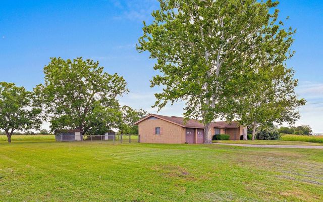 3644 W State Highway 71 Highway, La Grange, TX 78945