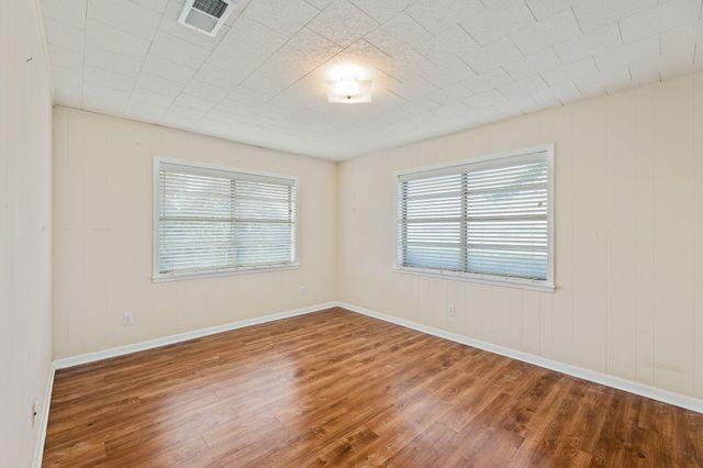 3644 W State Highway 71 Highway, La Grange, TX 78945