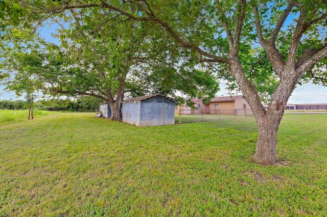 3644 W State Highway 71 Highway, La Grange, TX 78945
