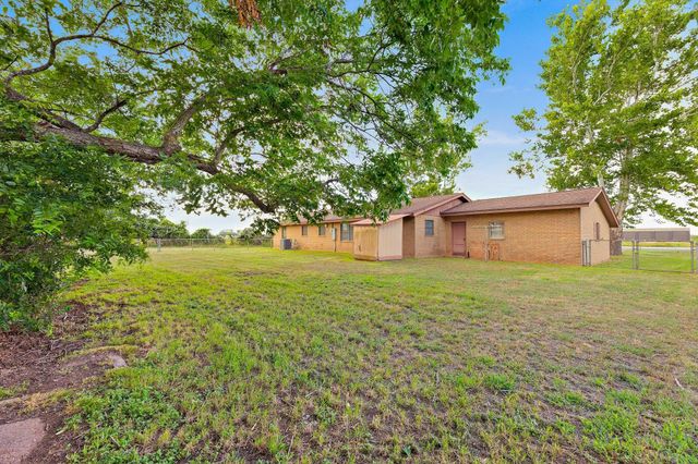 3644 W State Highway 71 Highway, La Grange, TX 78945
