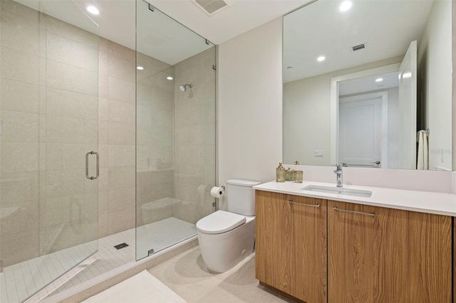 275 1ST AVENUE S 3003, St Petersburg, FL 33701