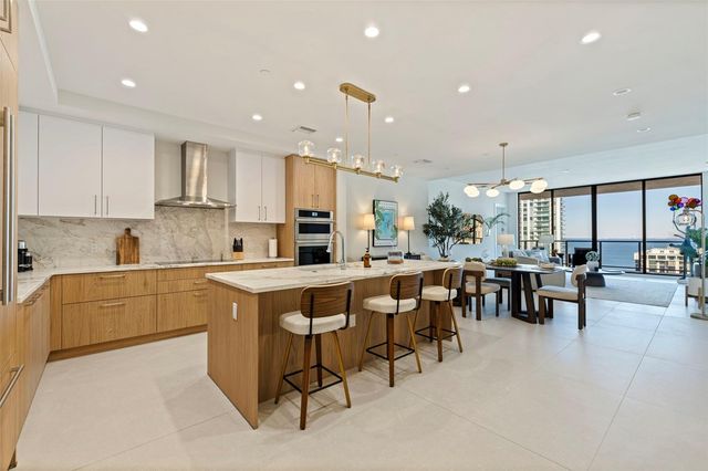 275 1ST AVENUE S 3003, St Petersburg, FL 33701