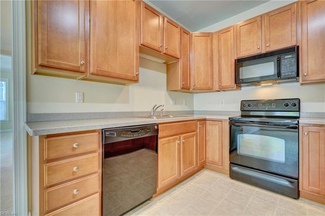 5111 S Links CIR, Suffolk, VA 23435