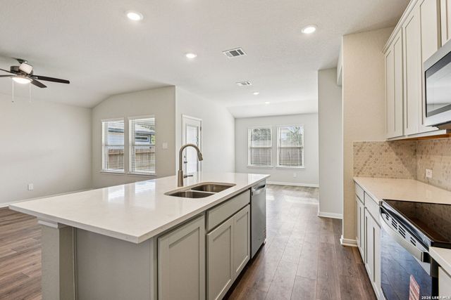 10242 King Robert, San Antonio, TX 78239