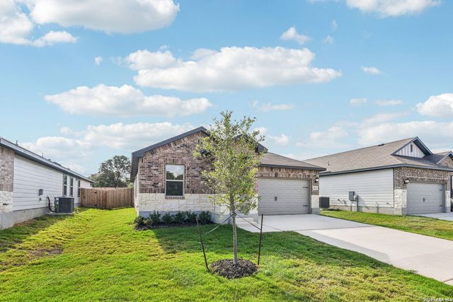 10242 King Robert, San Antonio, TX 78239