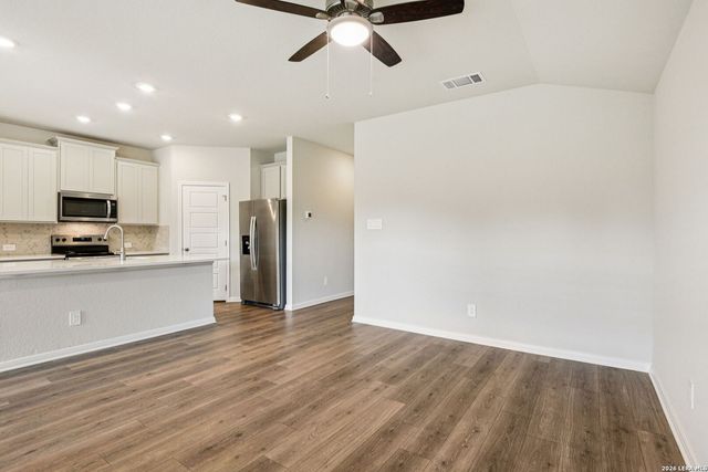 10242 King Robert, San Antonio, TX 78239