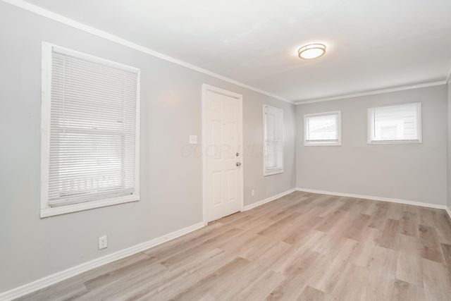 2864 E 10th Avenue, Columbus, OH 43219