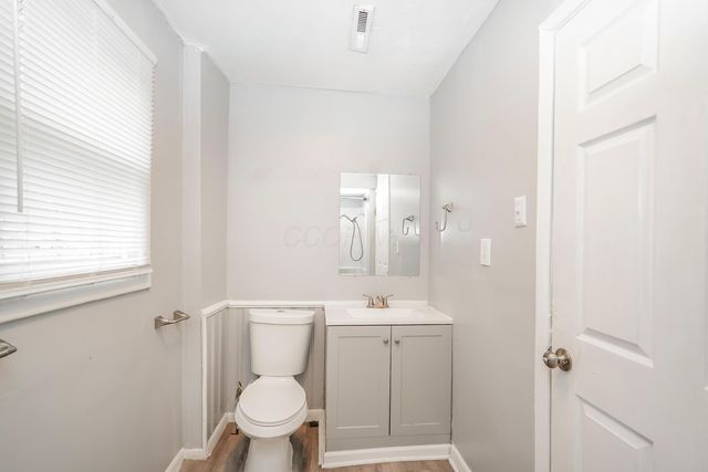 2864 E 10th Avenue, Columbus, OH 43219