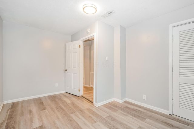 2864 E 10th Avenue, Columbus, OH 43219