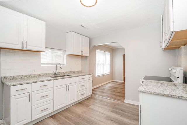 2864 E 10th Avenue, Columbus, OH 43219