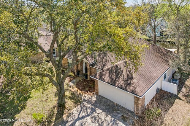 1802 BLUE HERON Lane, Jacksonville Beach, FL 32250