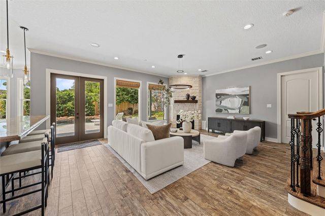 1517 Woodcrest Drive, Houston, TX 77018