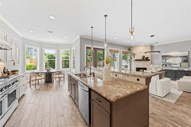 1517 Woodcrest Drive, Houston, TX 77018