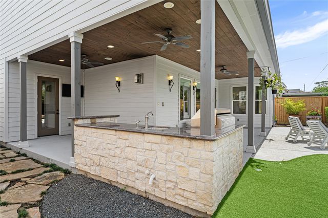 1517 Woodcrest Drive, Houston, TX 77018