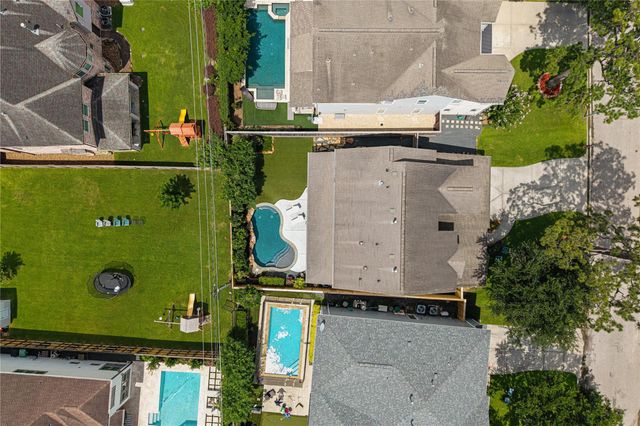 1517 Woodcrest Drive, Houston, TX 77018
