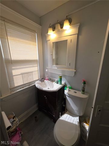 19806 Shawnee Avenue, Cleveland, OH 44119