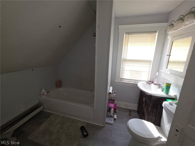 19806 Shawnee Avenue, Cleveland, OH 44119