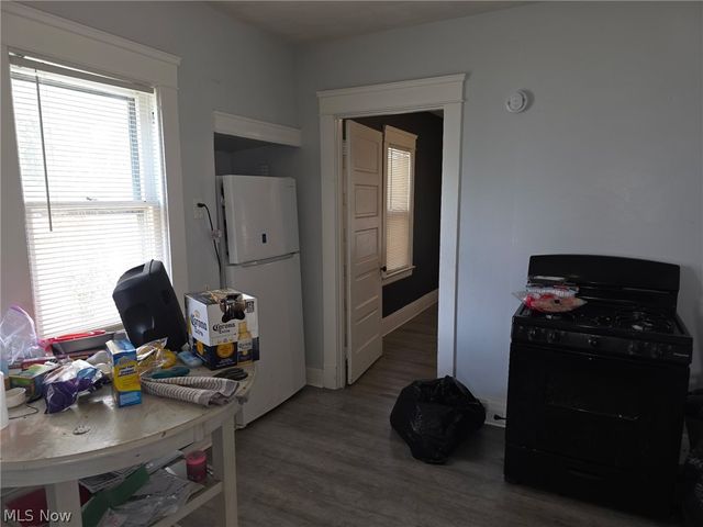 19806 Shawnee Avenue, Cleveland, OH 44119
