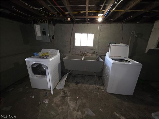 19806 Shawnee Avenue, Cleveland, OH 44119