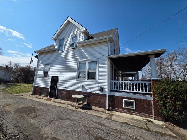 19806 Shawnee Avenue, Cleveland, OH 44119