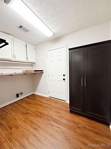 73 Reid Circle, Deatsville, AL 36022