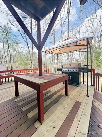 73 Reid Circle, Deatsville, AL 36022
